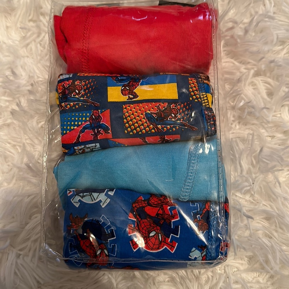 Pack of 4 boy Spider-Man boxers size 6